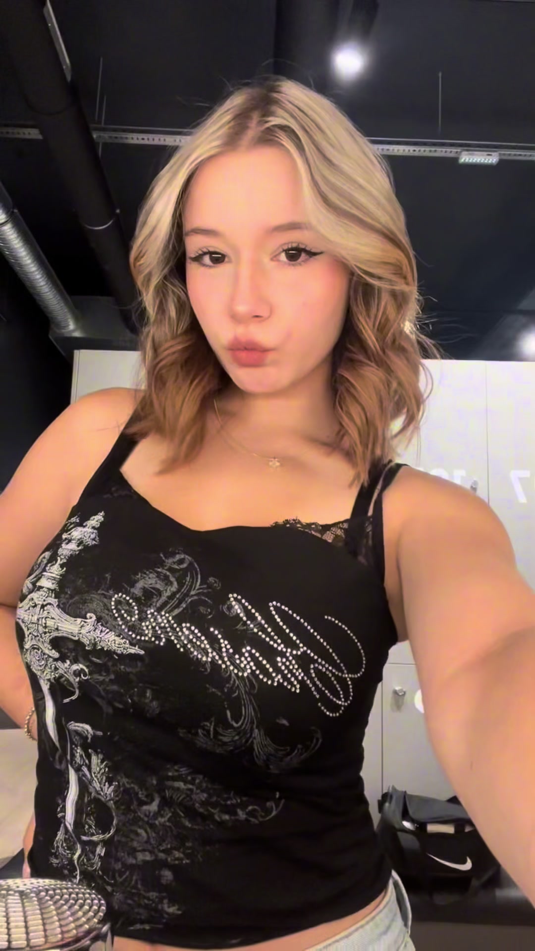 @KRYELLA
