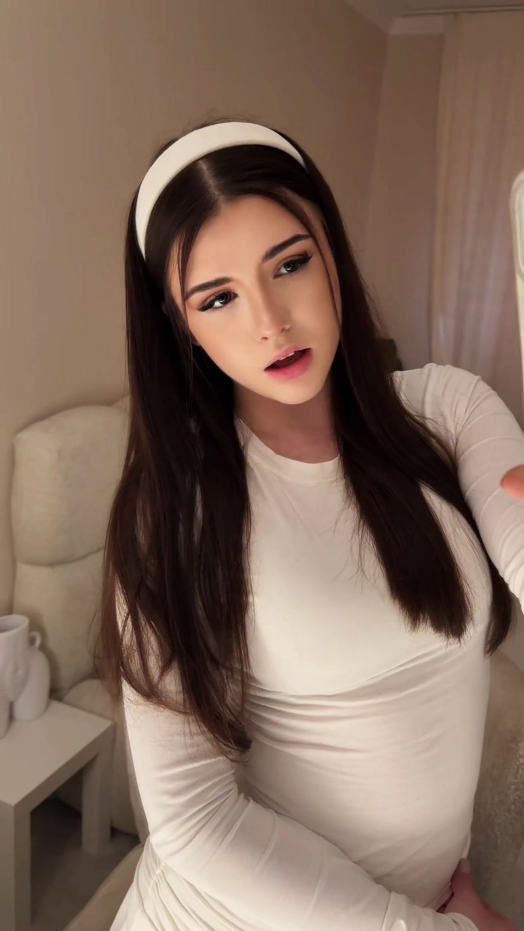 @𝐄𝐦𝐦𝐚