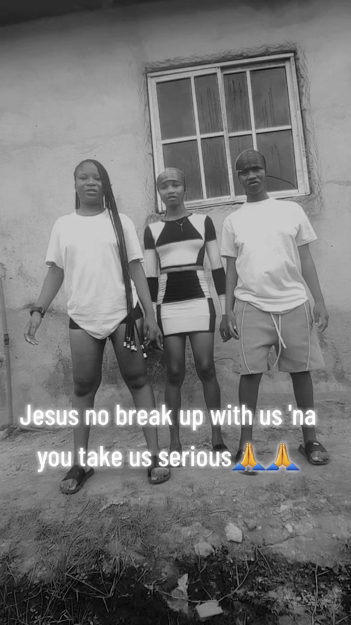 @just us🖤🖤