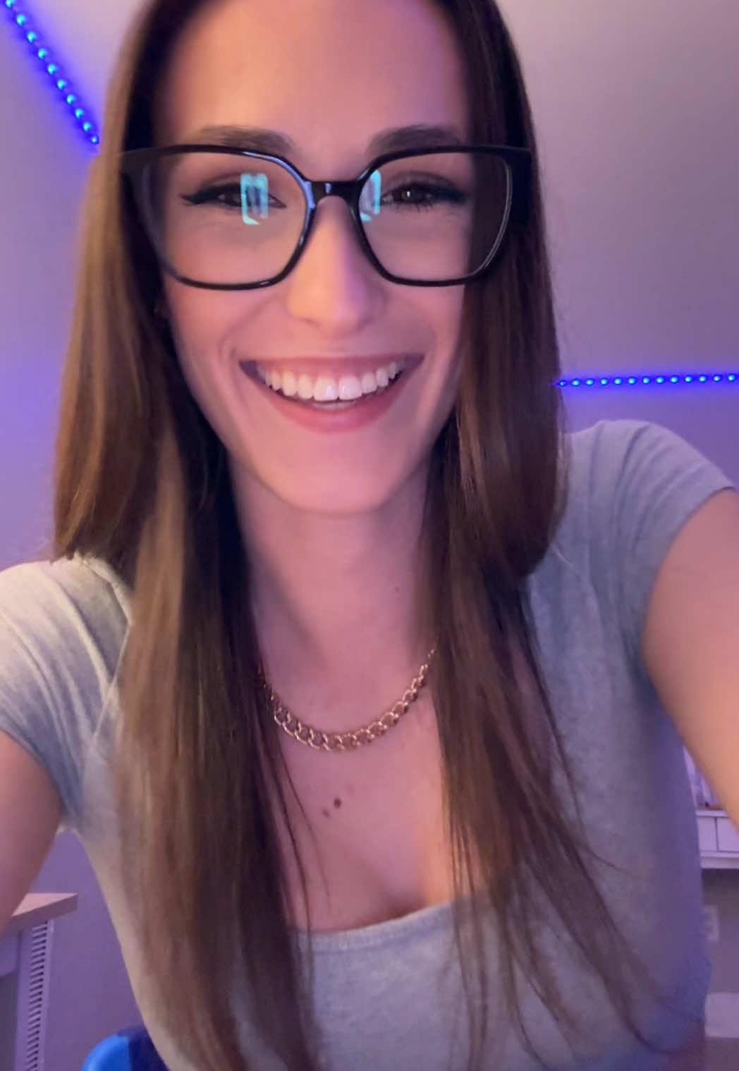 @urfavgirlevr