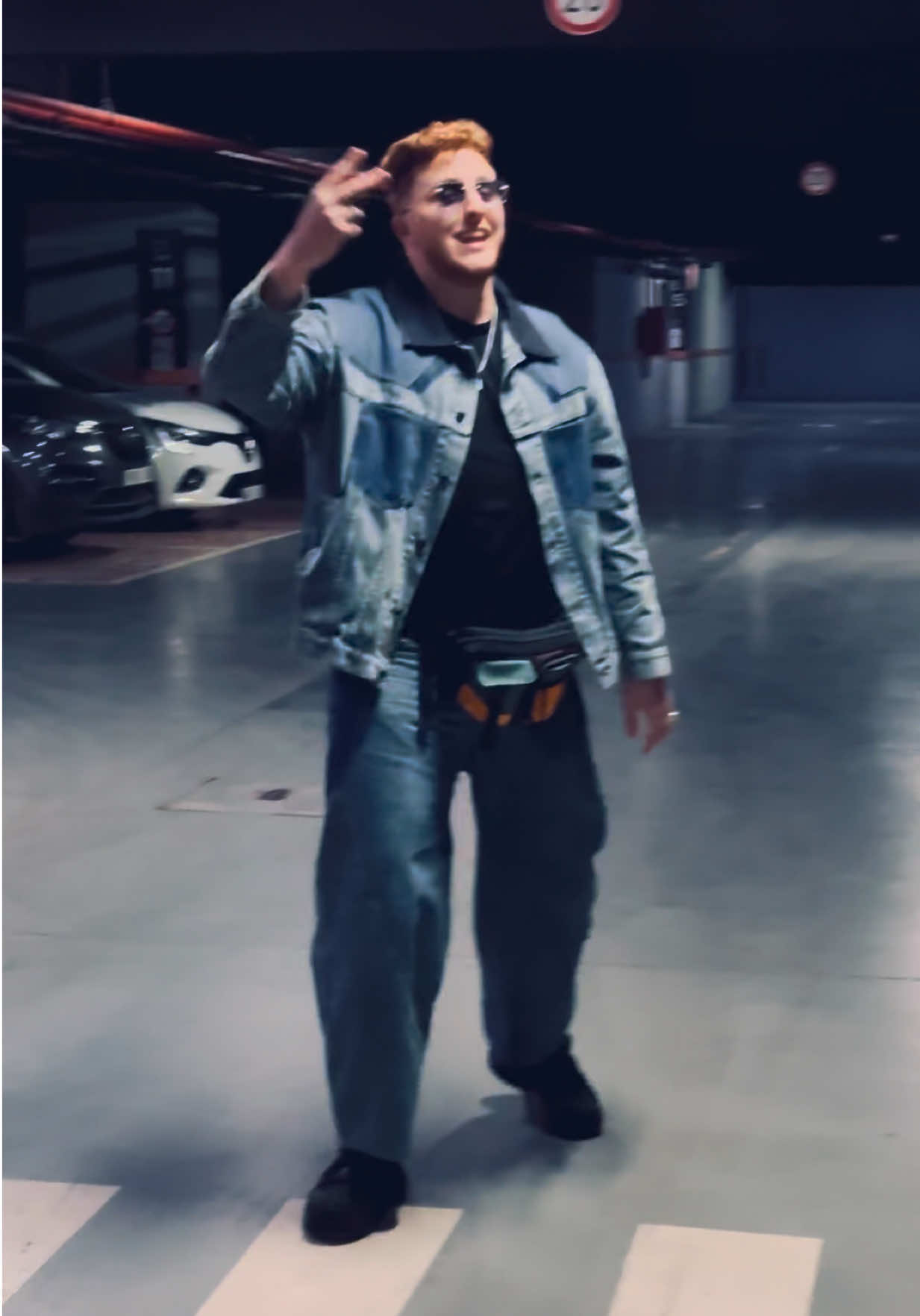 @L A Z A R O