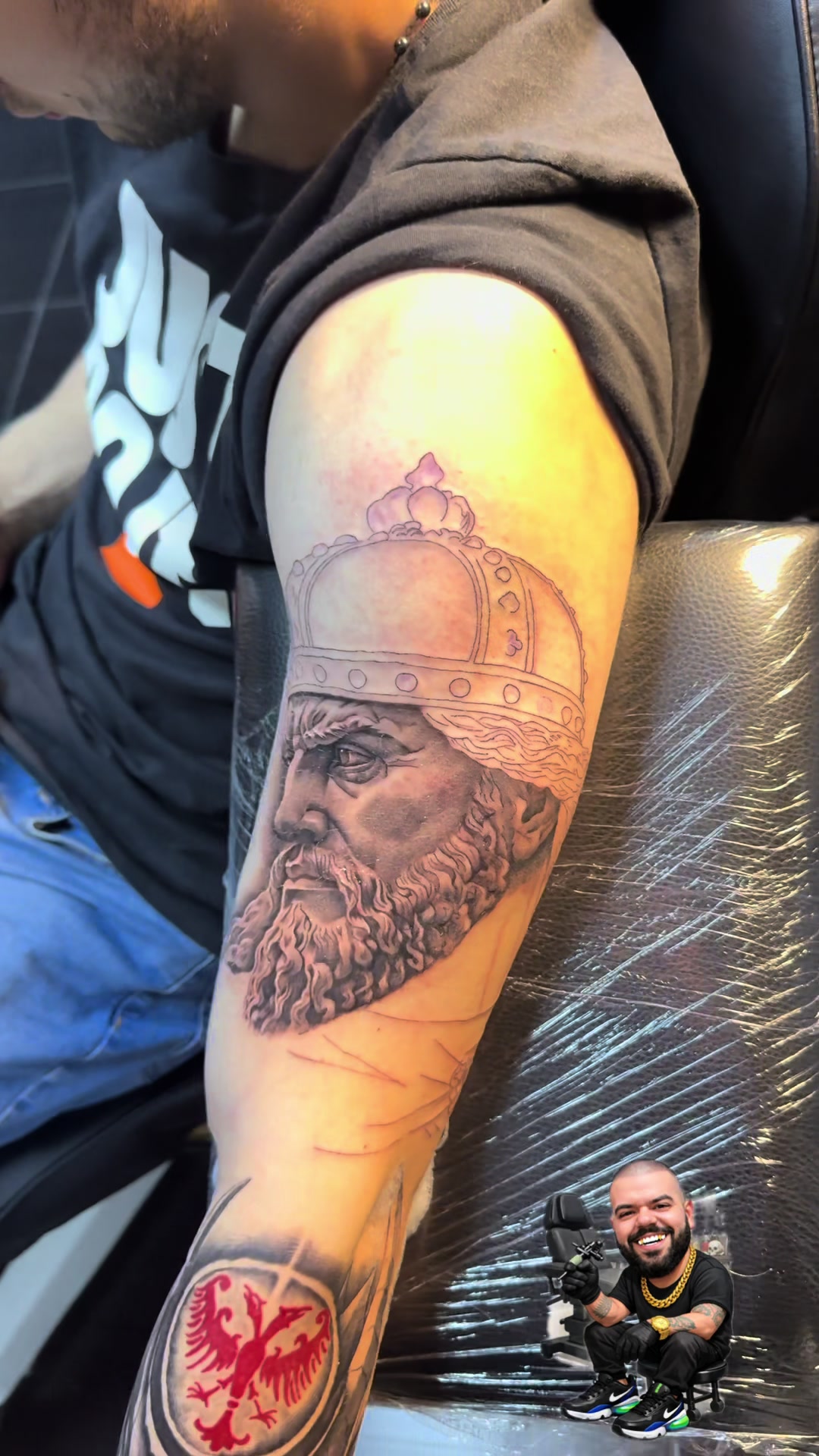 @* FIKULA • Tattoo Artist