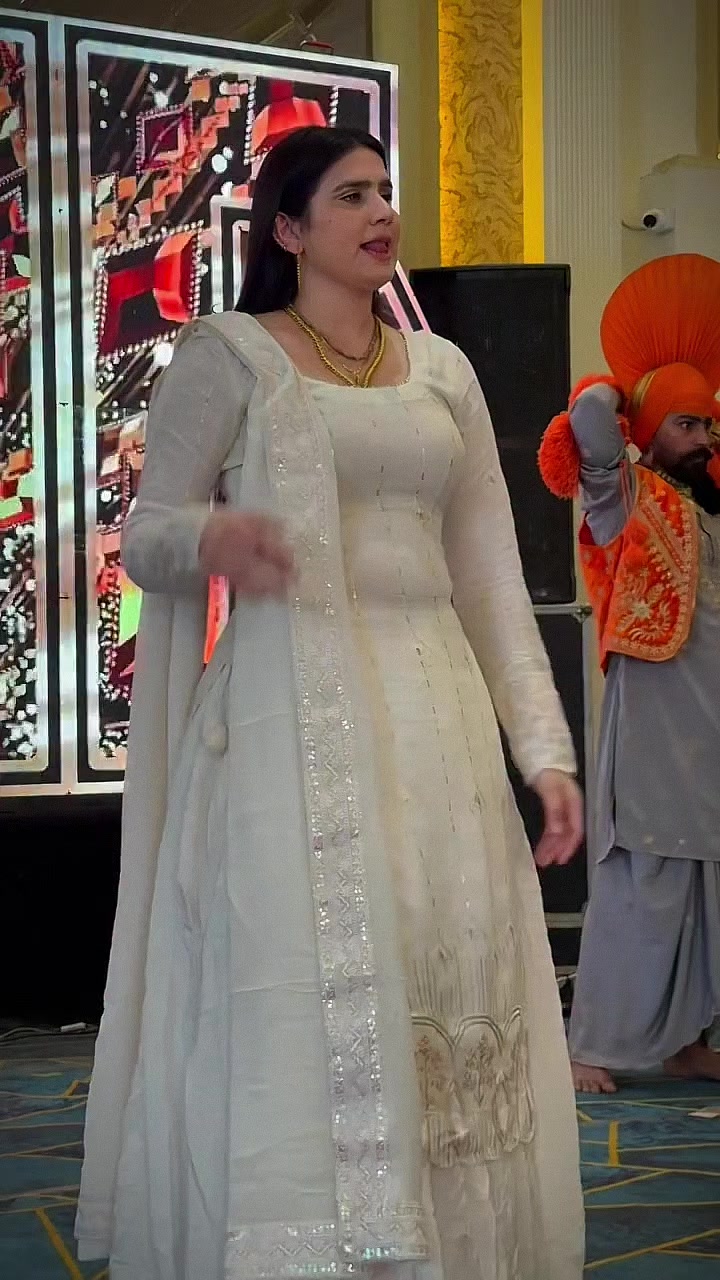 @Aj_Malika011