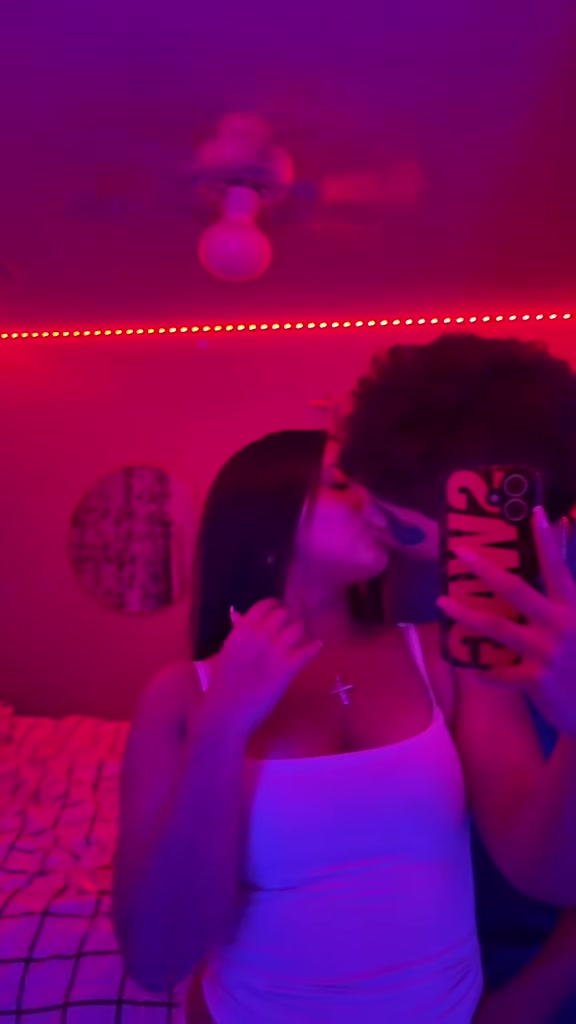 @yamila
