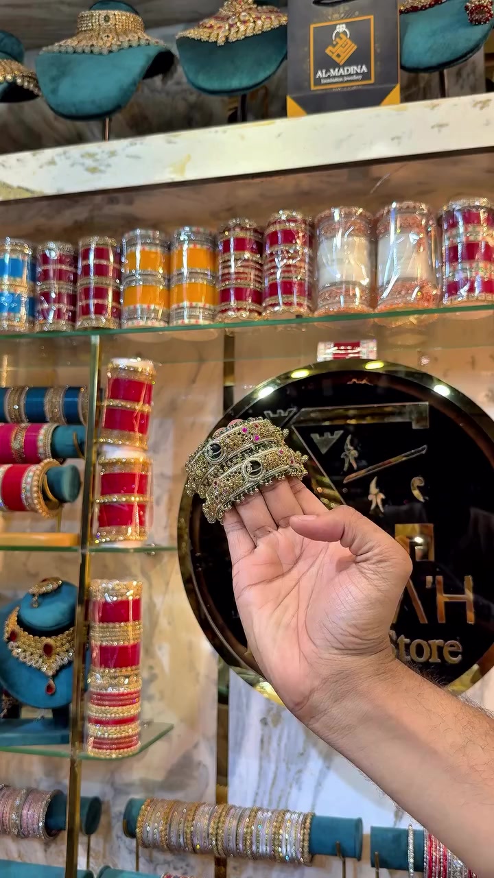 @Makkah bangles store