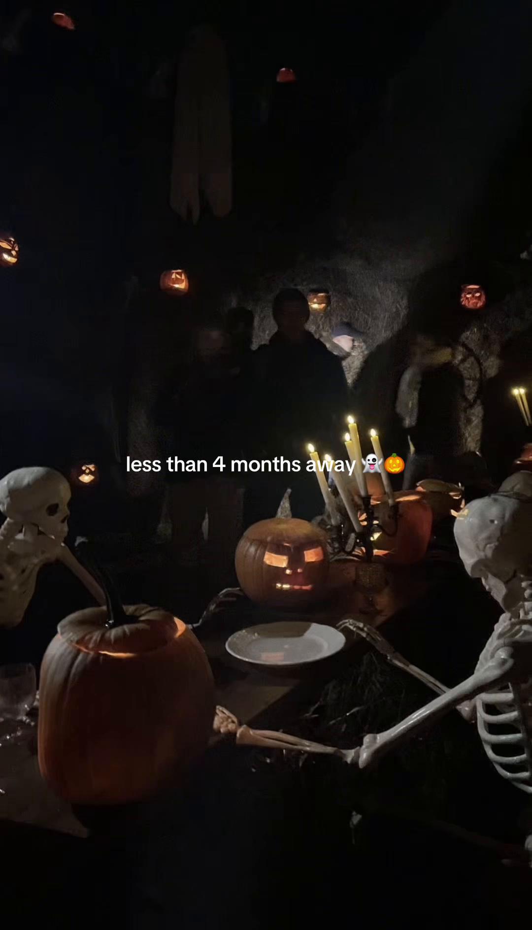 @spookyseasonftw