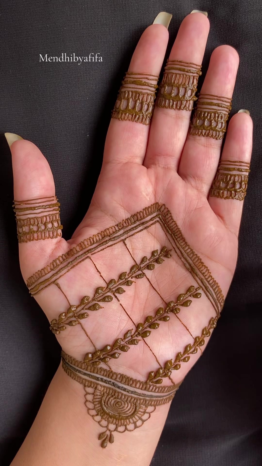 @Afifa_henna