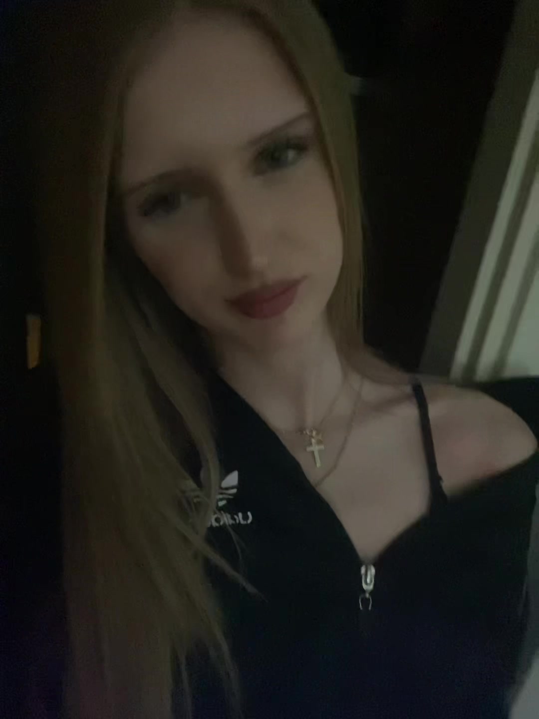 @huzzilyy