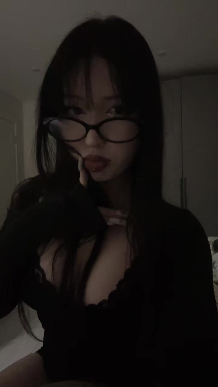 @мила