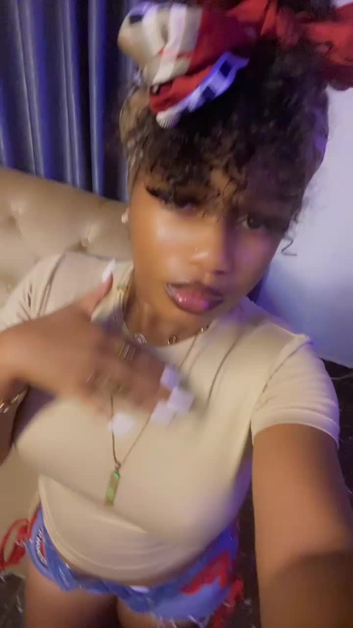 @Sexy cherry 🍒