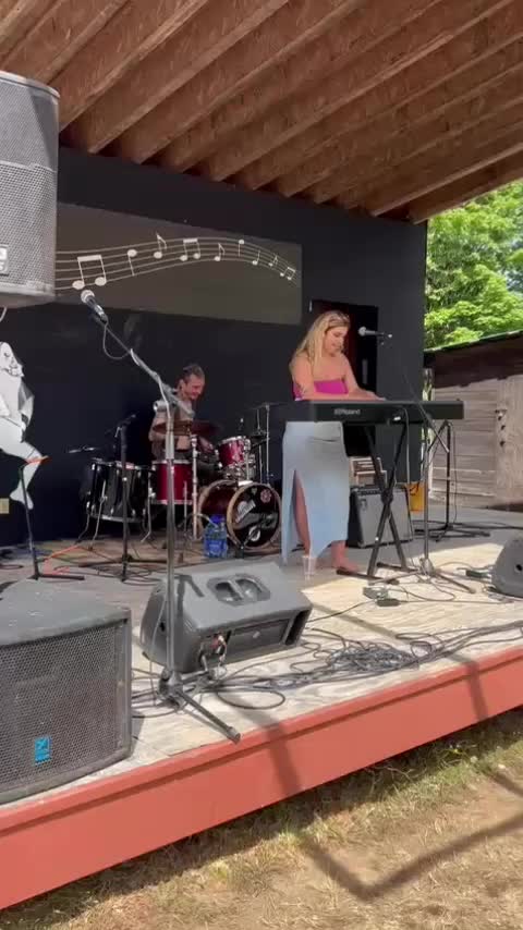 @Lucylambertmusic