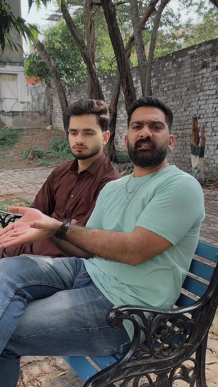 @Husnii_bawa1991