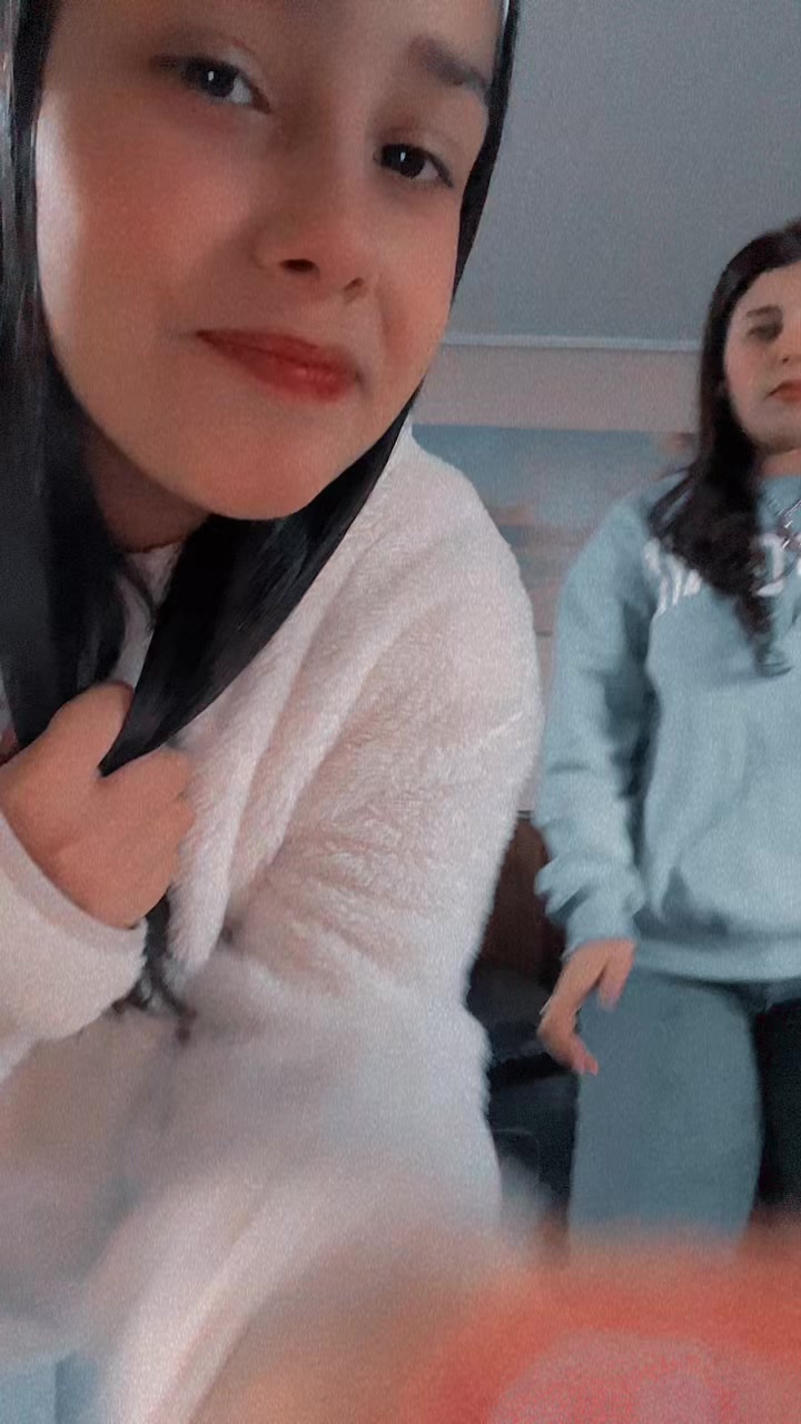 @Vane_Larrosa