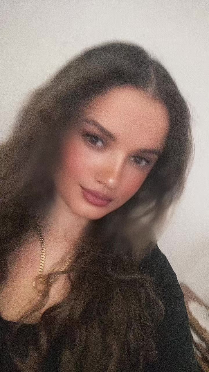 @Ana🥰