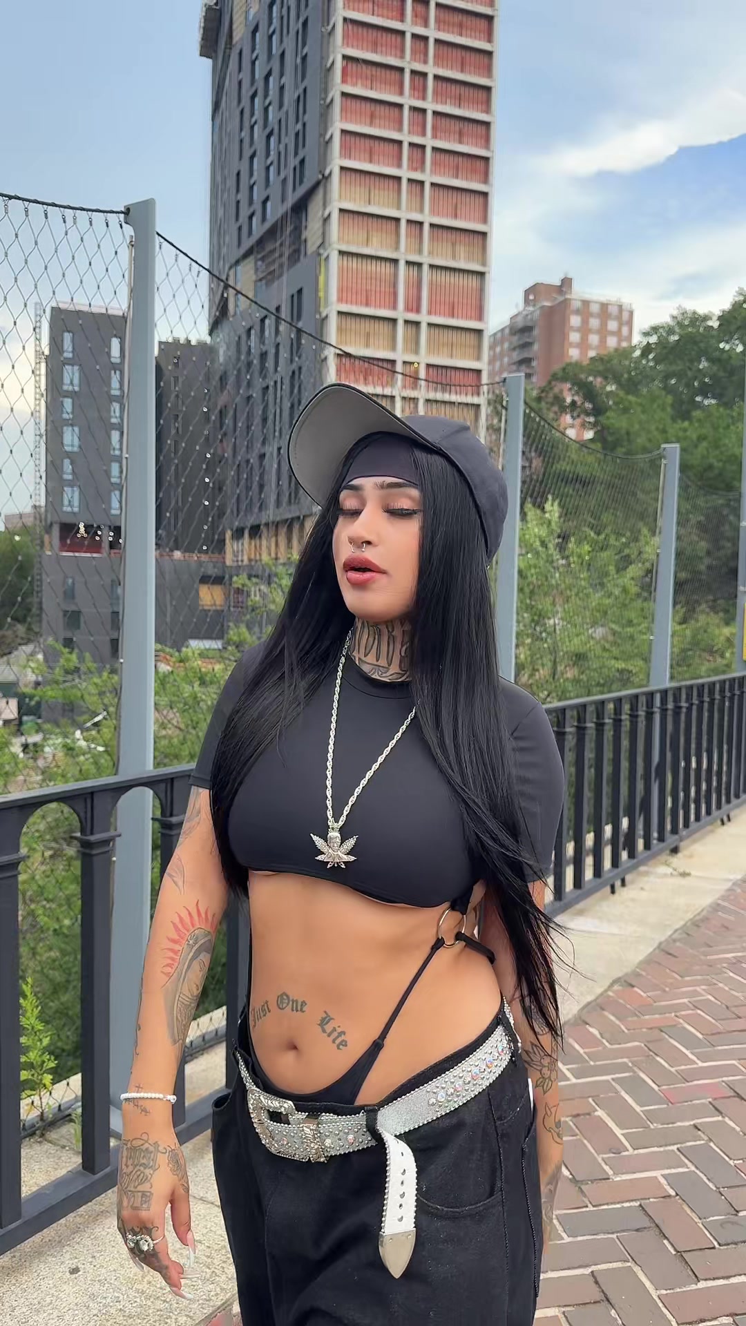 @chicanarosas13