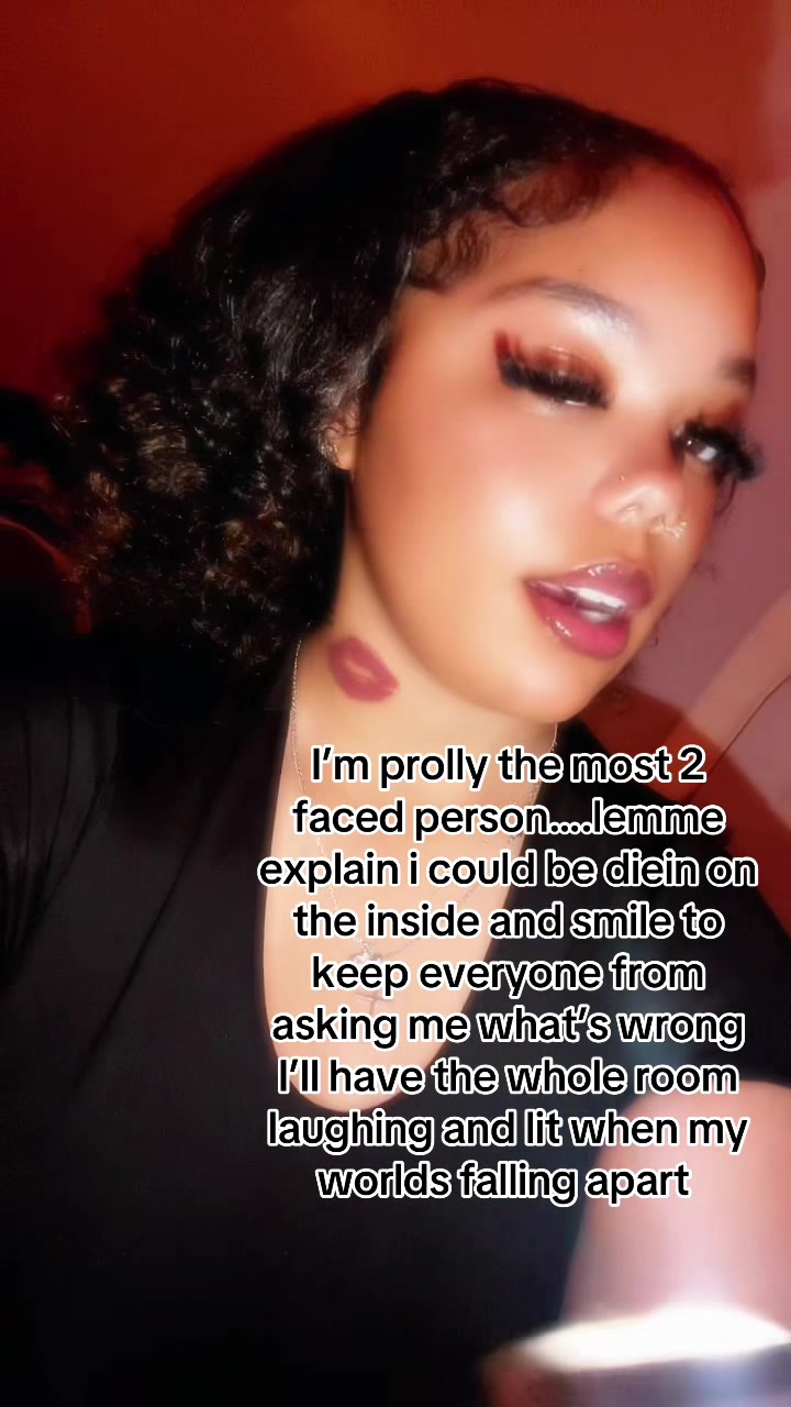 @thelyssarayne