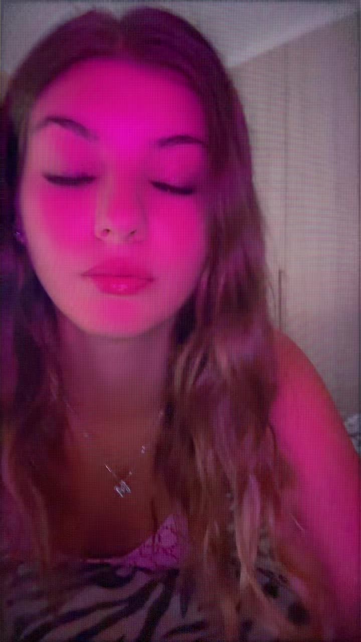 @𝒟𝑒𝒹𝑒🥀