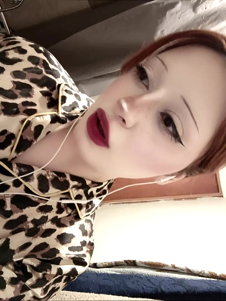 @лу́на я
