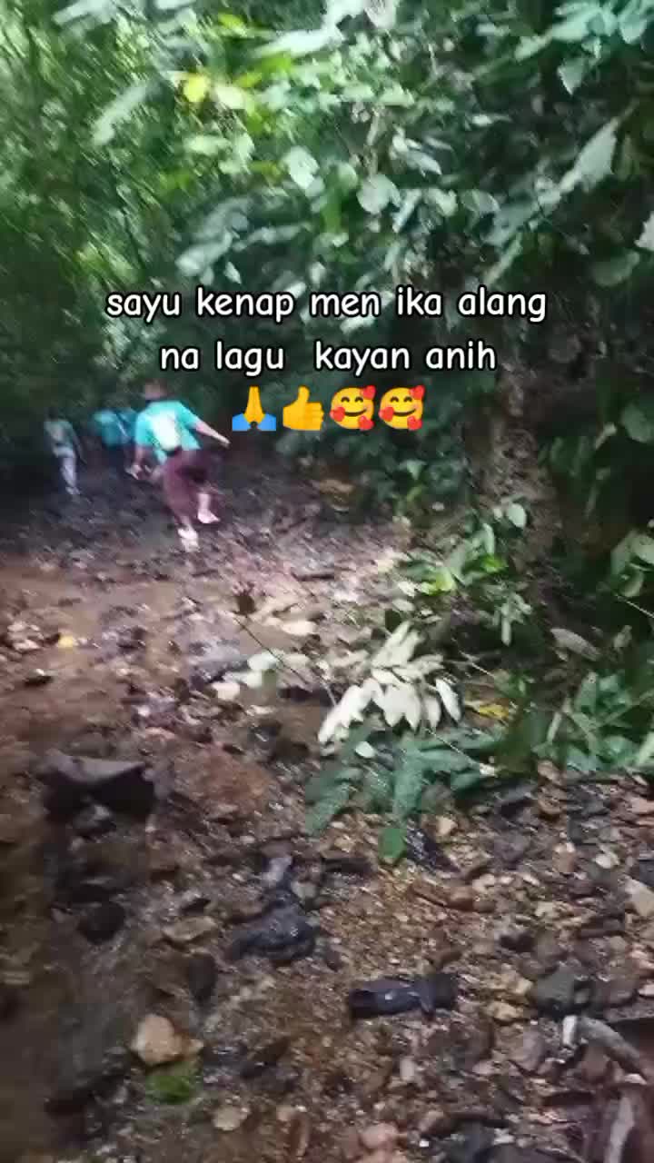 @Awan awan Gelap☁️🌨️🌧️💨