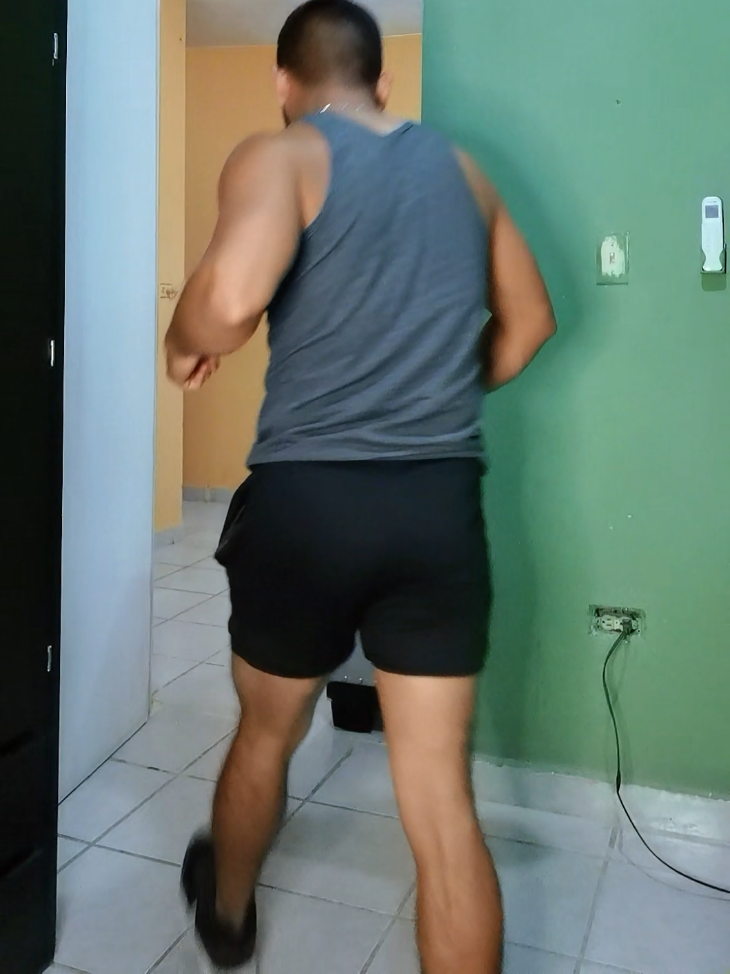 @Gil García
