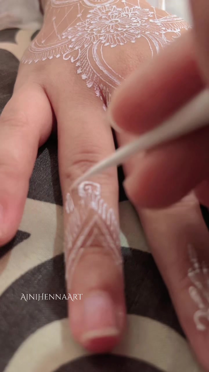 @Aini Henna