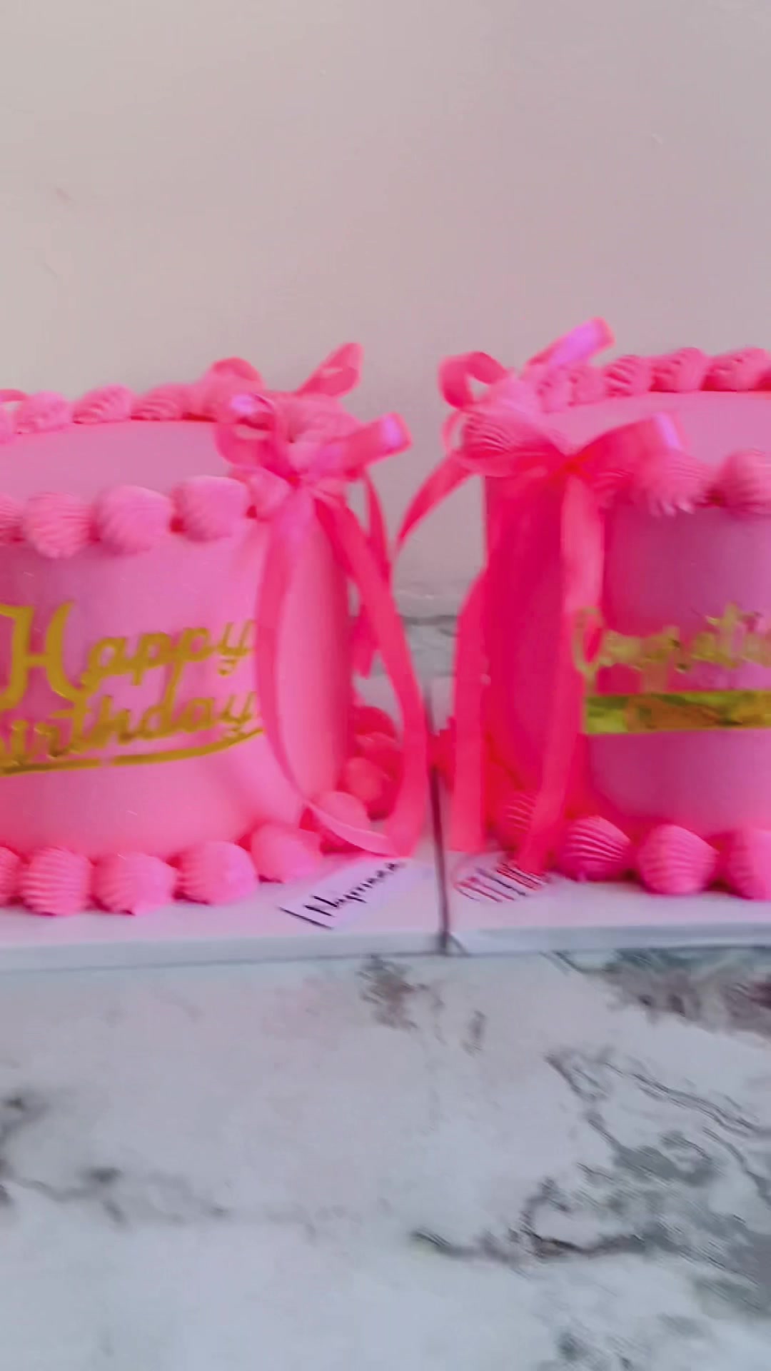 @calesacakes