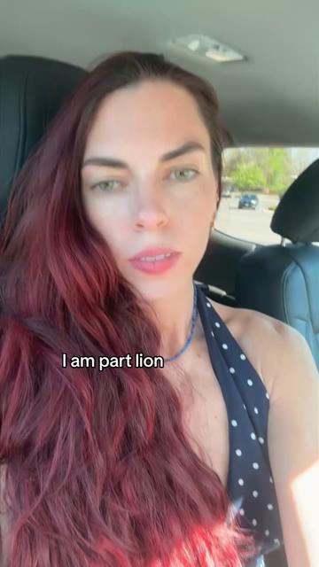 @vanessafoster_red