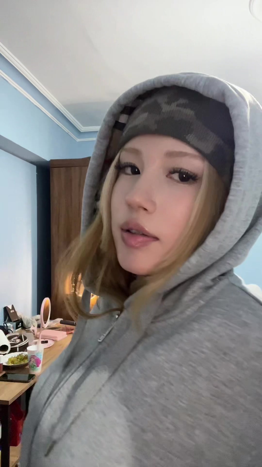 @elliflly
