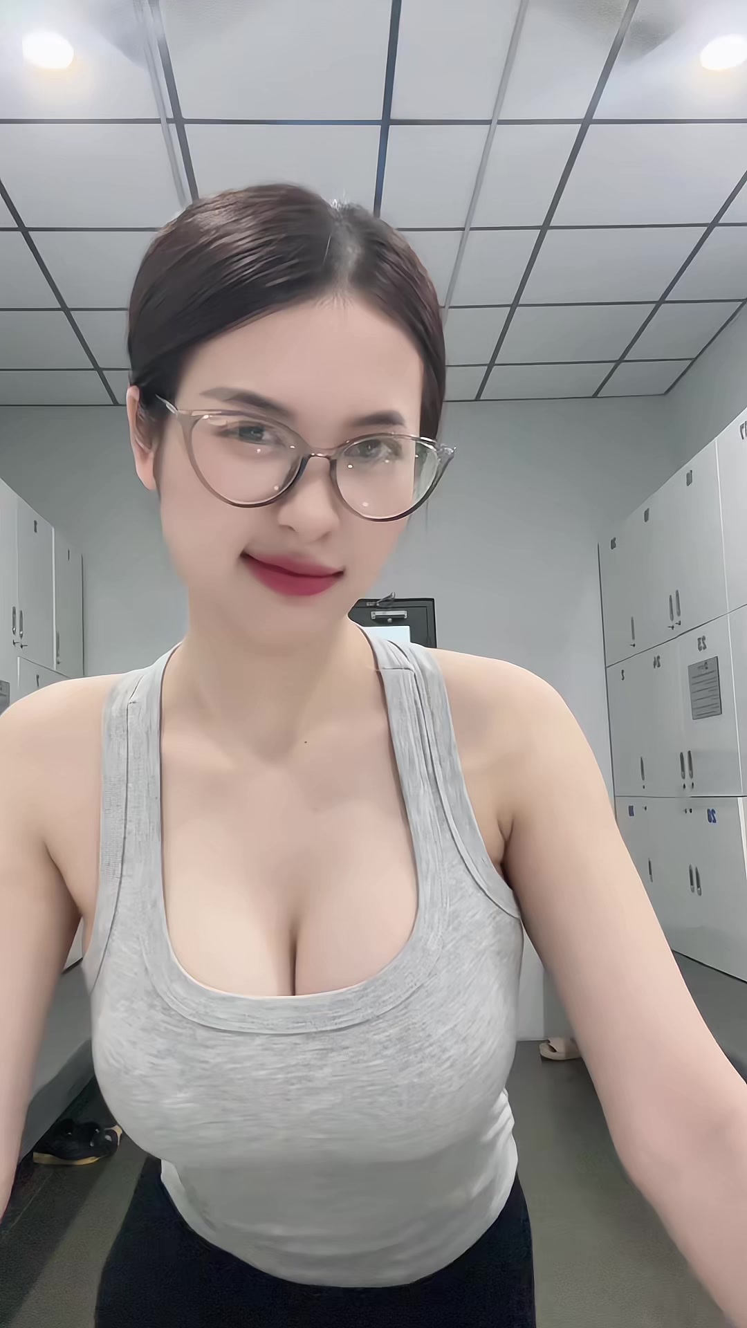@Hello các vợ