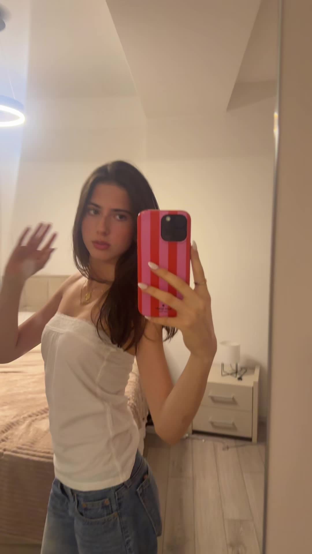 @Adora