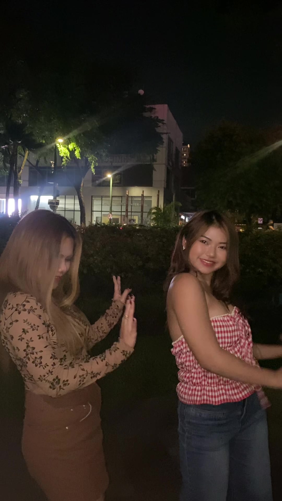@Ella Dakz