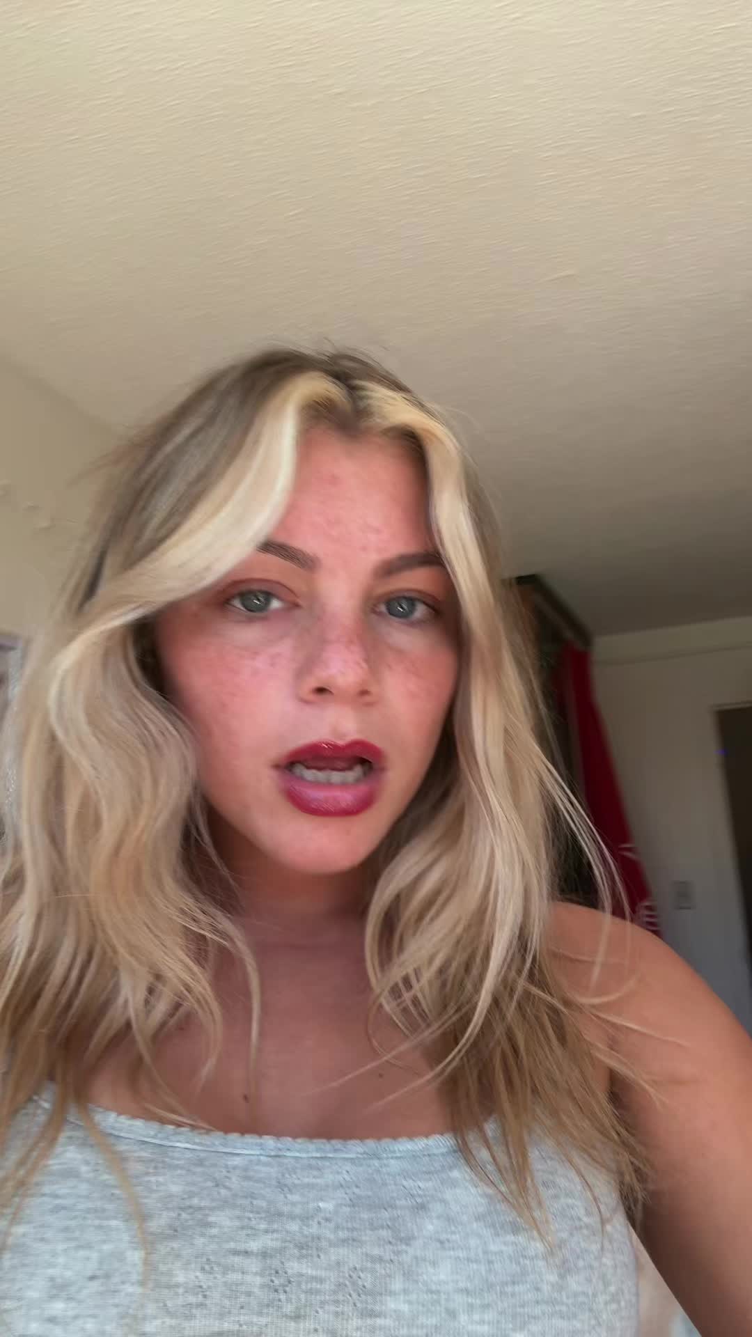 @katiekeanie