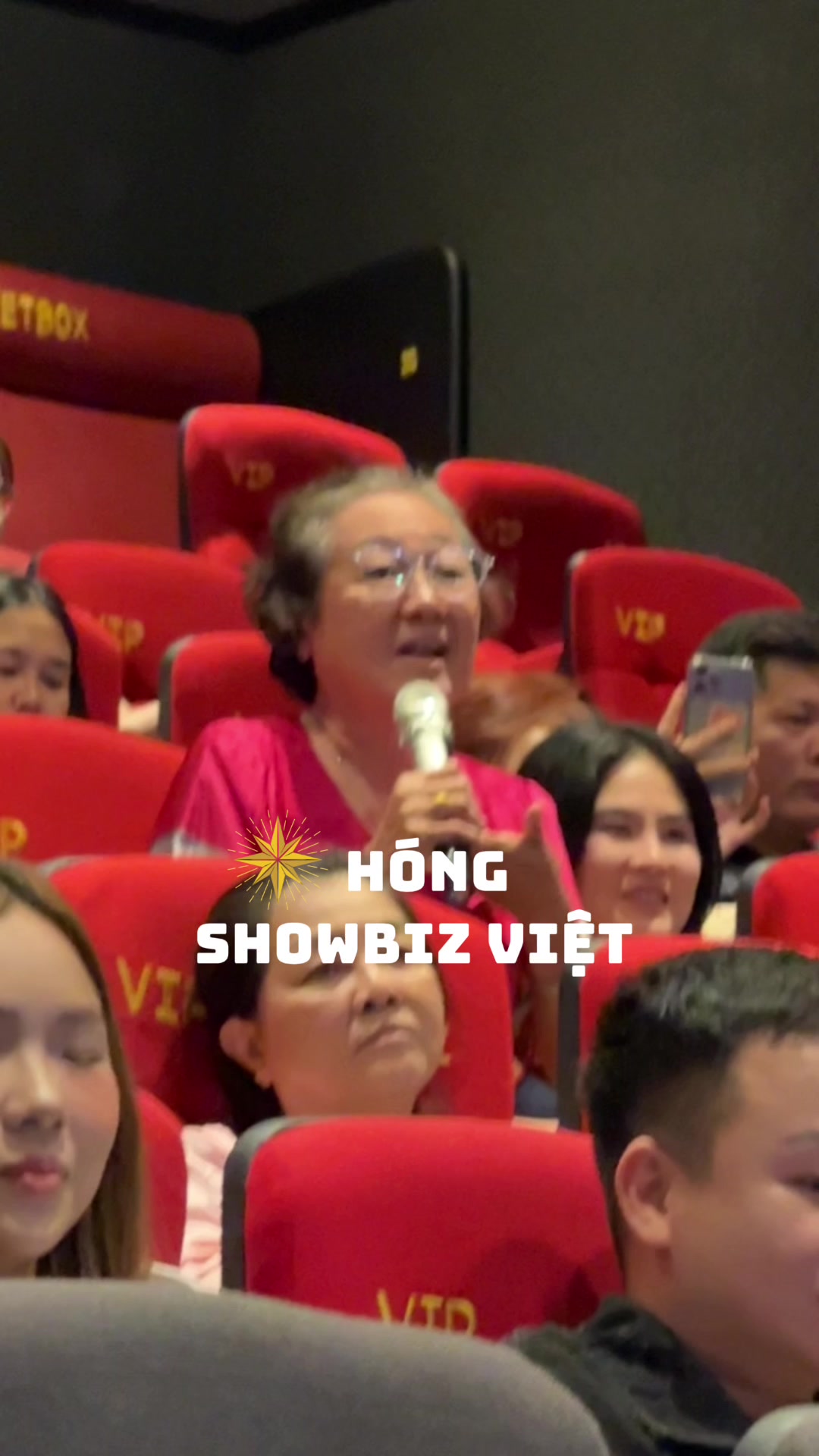 @Hóng Showbiz Việt