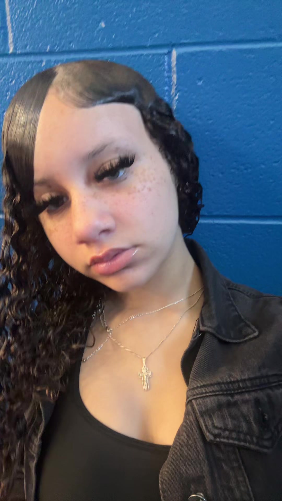 @￶