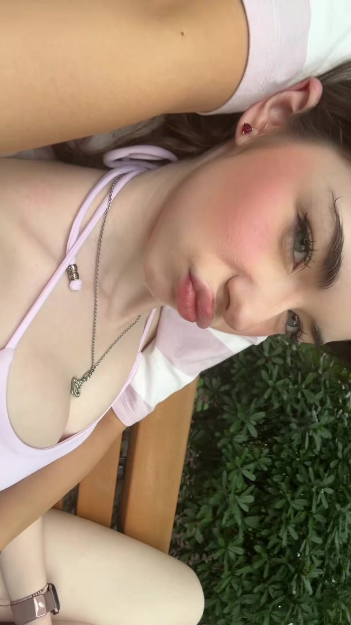 @ella rose 🥀