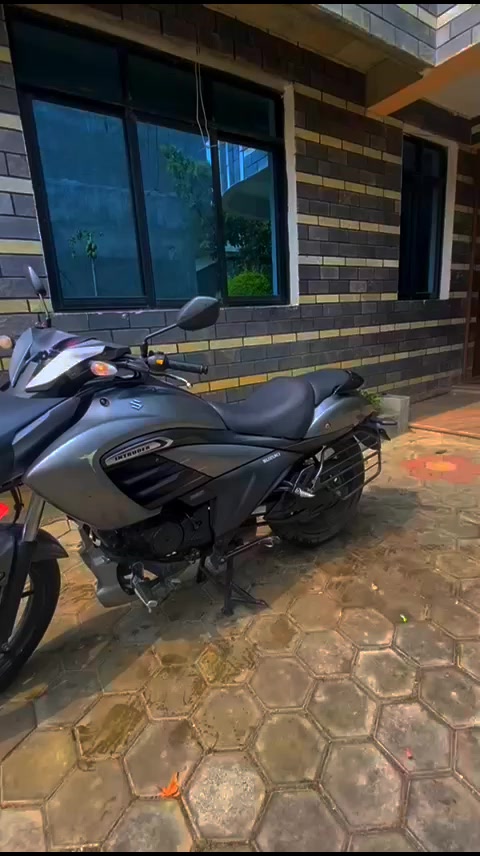 @CHIRAYU🌩🏍️