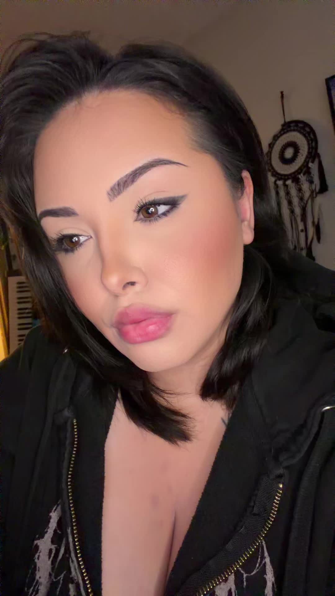 @JadeySlimShady