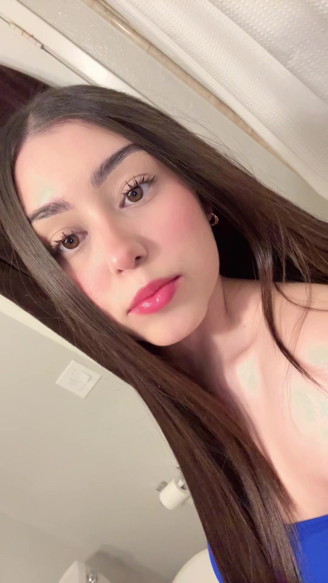 @L✯