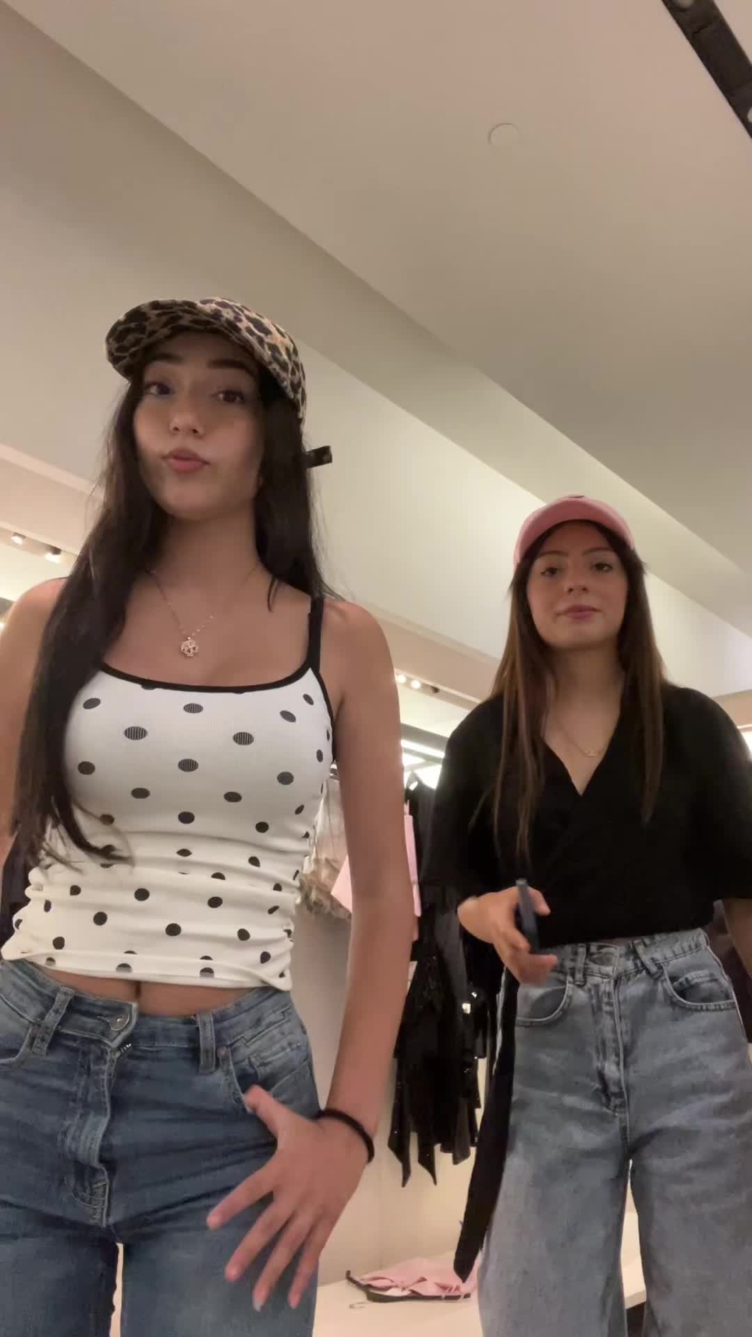 @𝑮𝒂𝒎𝒛𝒆 ☆