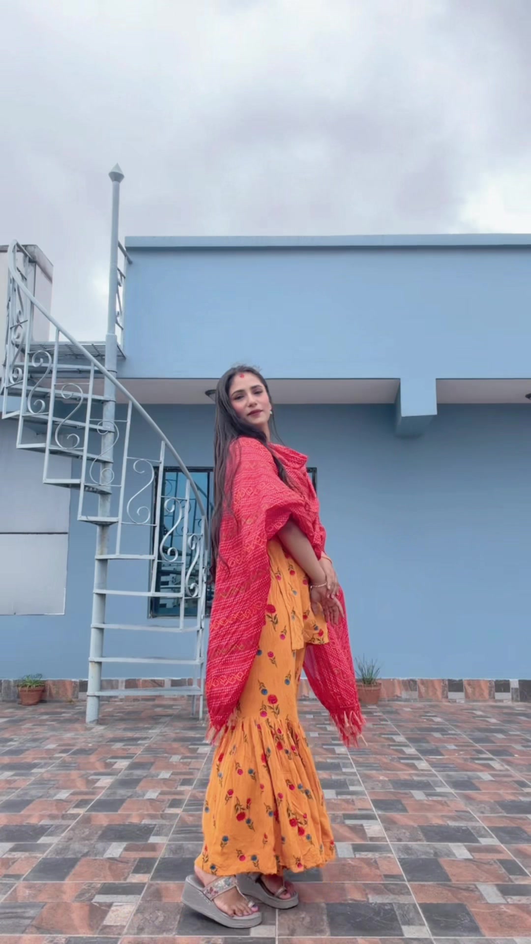 @Gauri😁❤️🌺