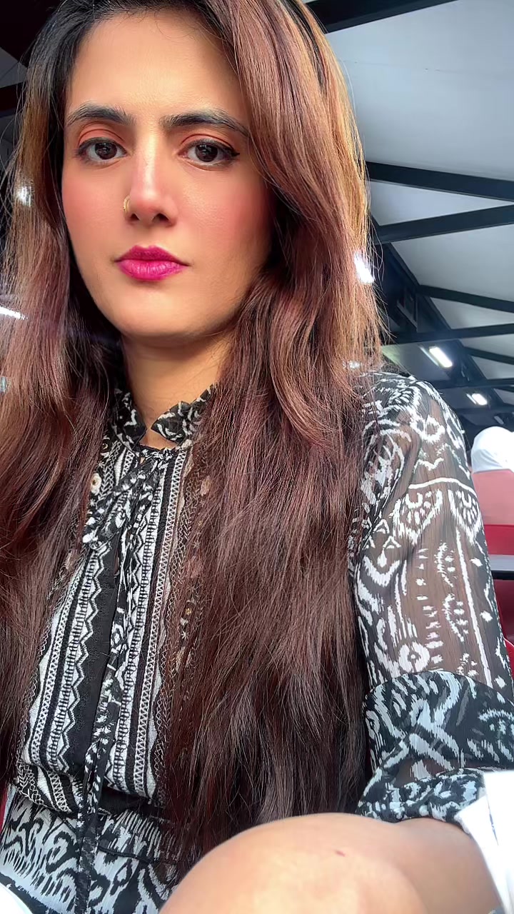 @Uzmi queen