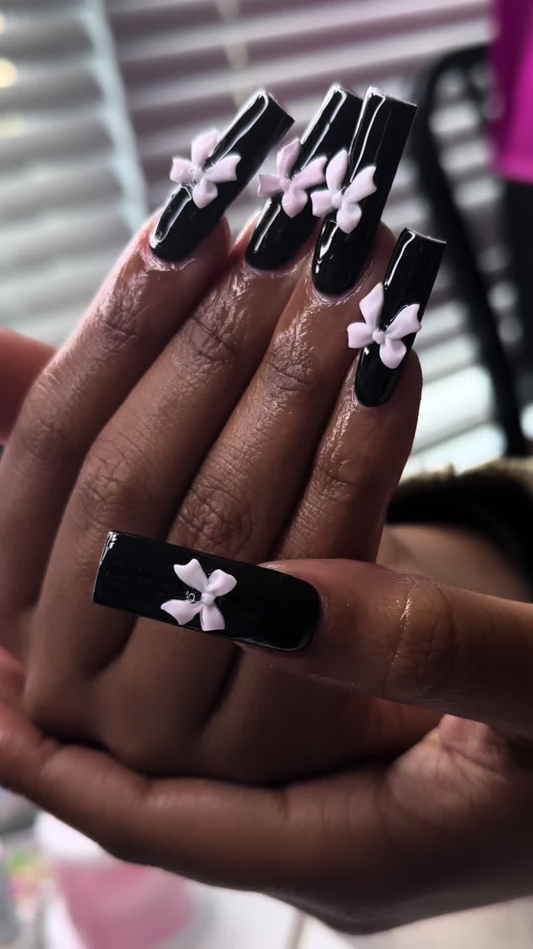 @AngiesPress