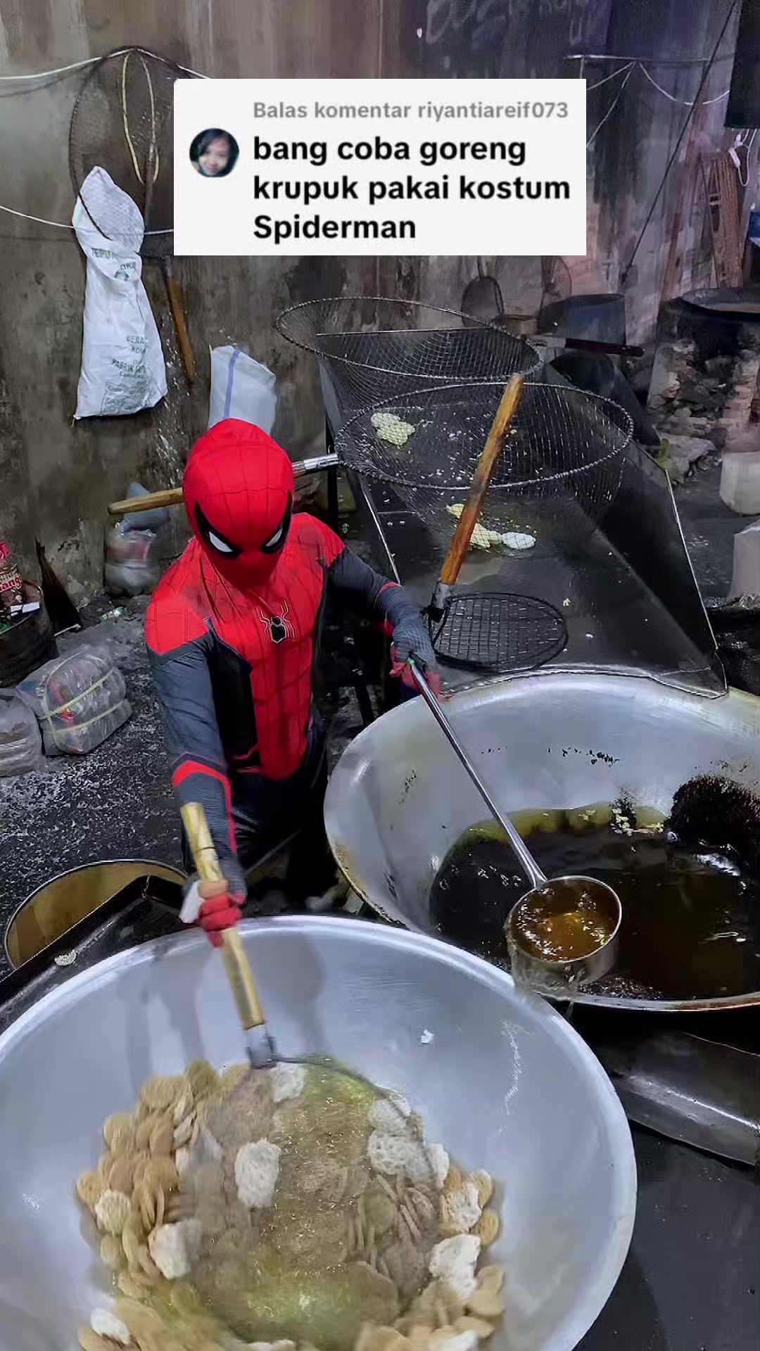 @Kerupuk mang cosplay