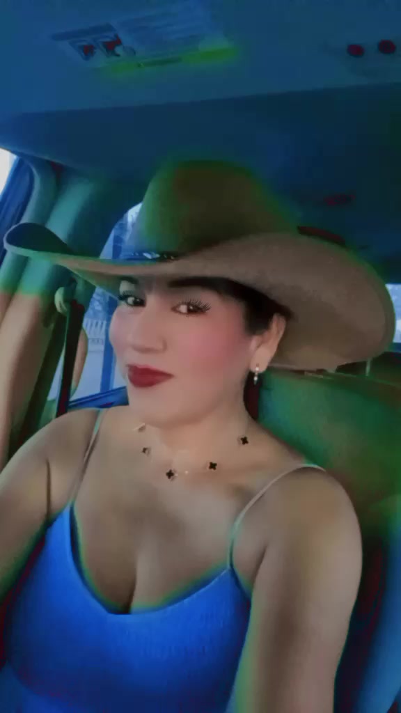 @Adela Esquivel