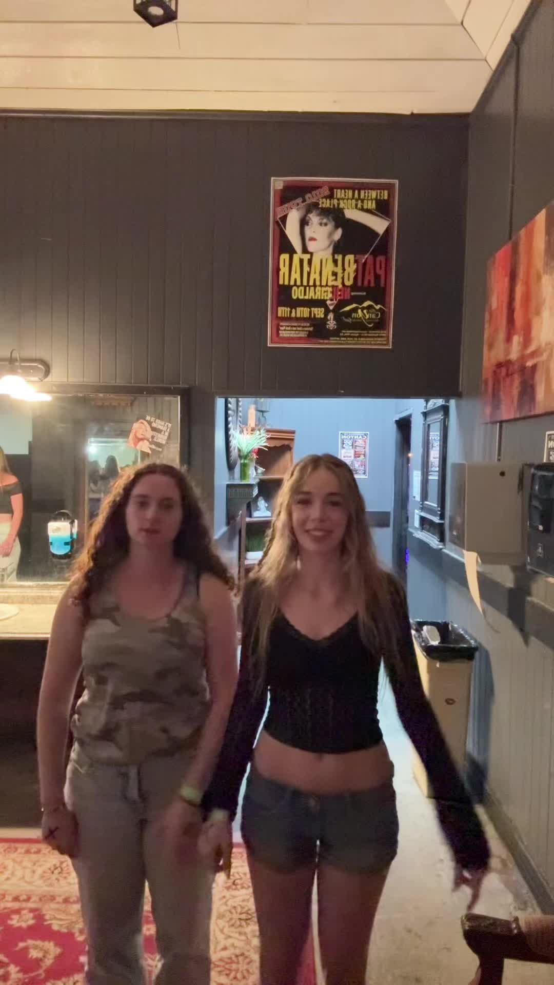 @1sabellawhite