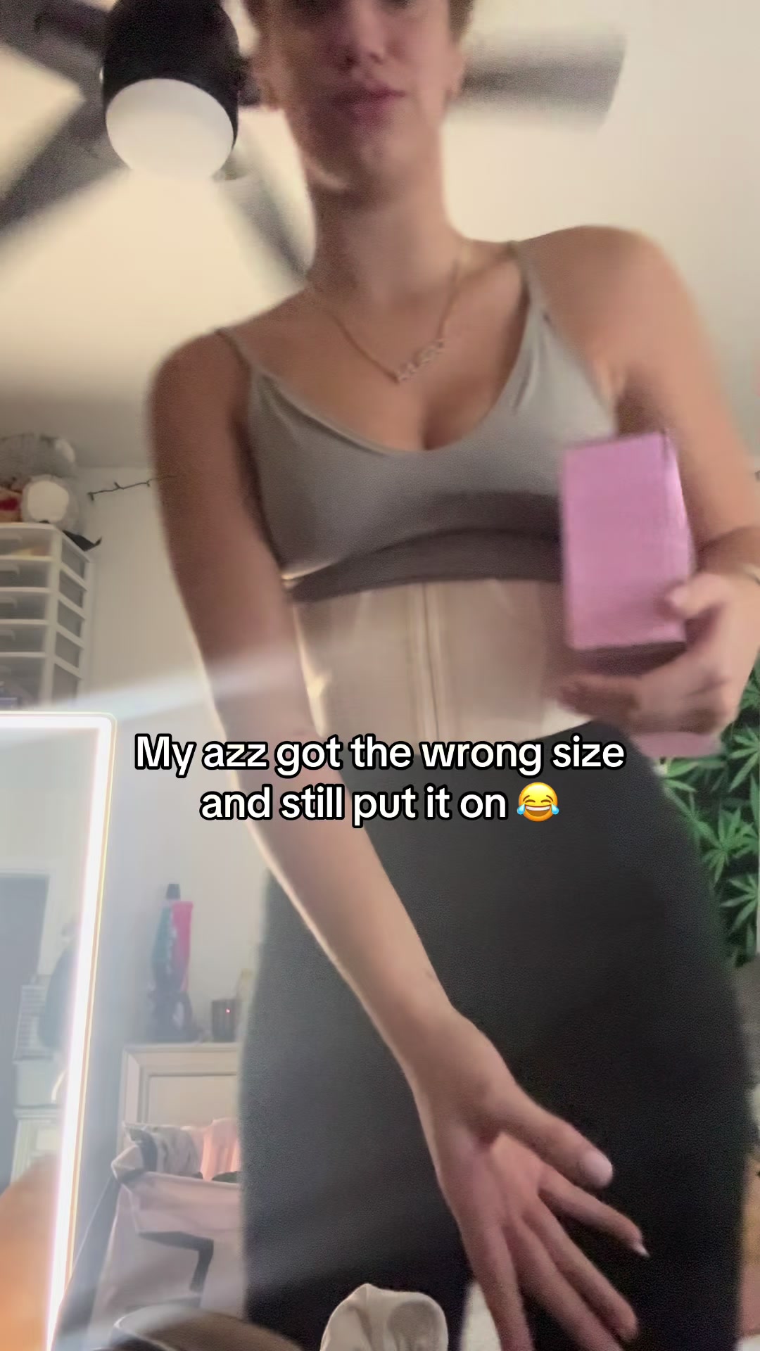 @Lightskinlesbo