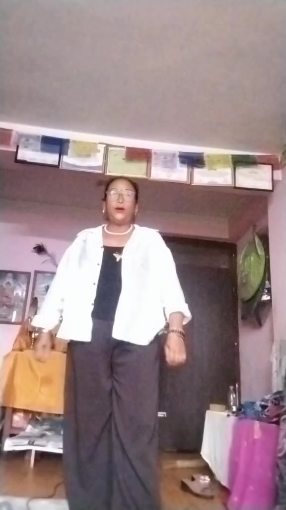 @संगिता थीङ