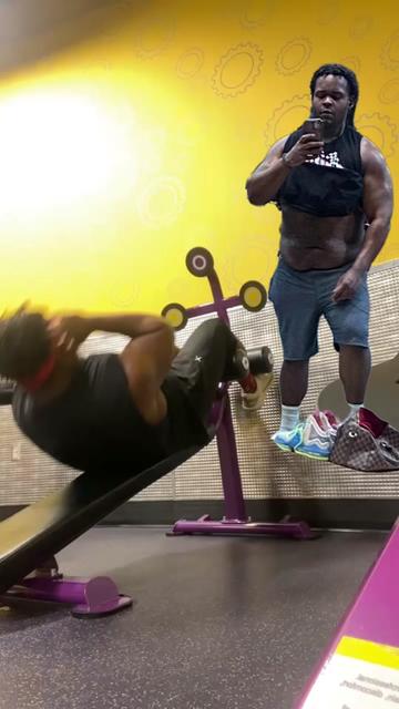 @gymwithbeezy