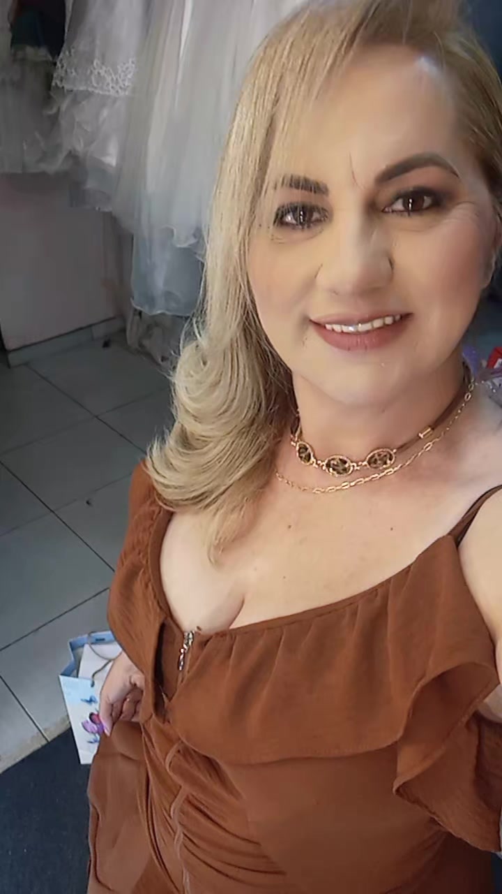 @celinacolman871