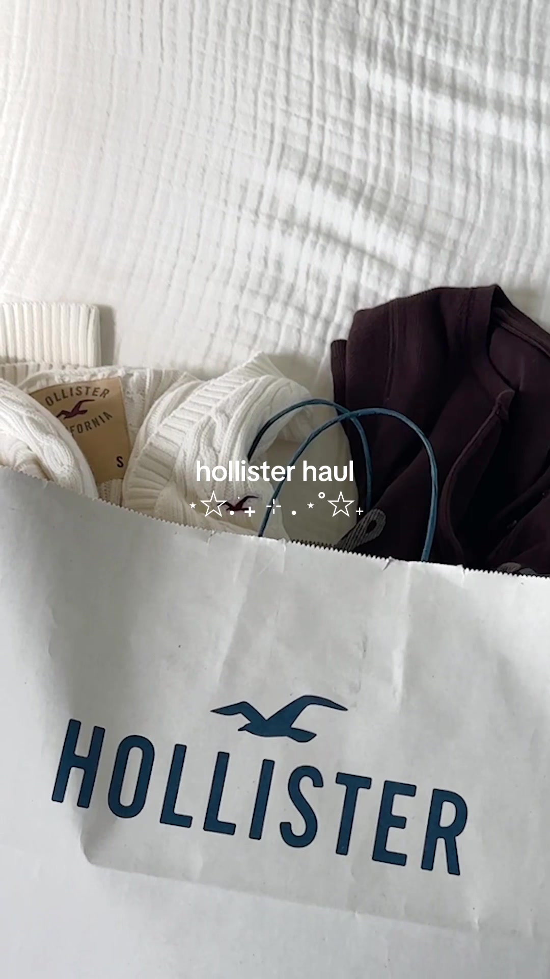 @hollister